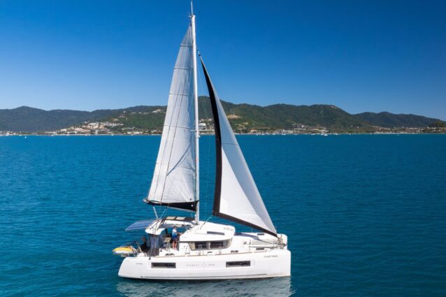 Tickety Boo Lagoon 40.4G Sailing Catamaran Standard