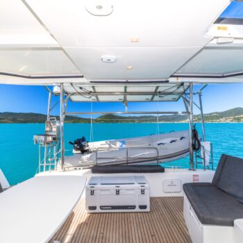 Offline Lagoon 42.4 Sailing Catamaran Back deck
