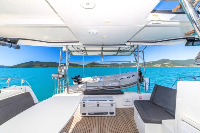 Offline Lagoon 42.4 Sailing Catamaran Back deck