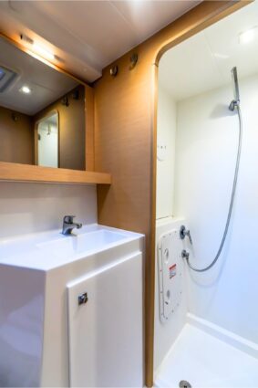Offline Lagoon 42.4 Sailing Catamaran Bathroom