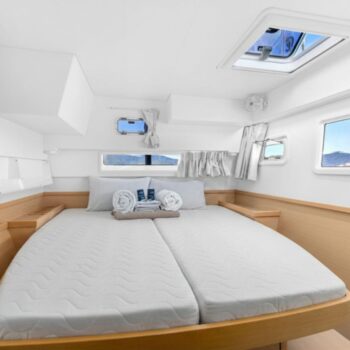Offline Lagoon 42.4 Sailing Catamaran Port aft cabin (2)