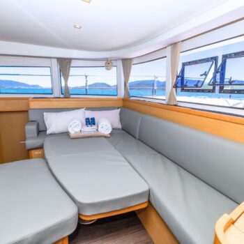 Offline Lagoon 42.4 Sailing Catamaran Saloon bed