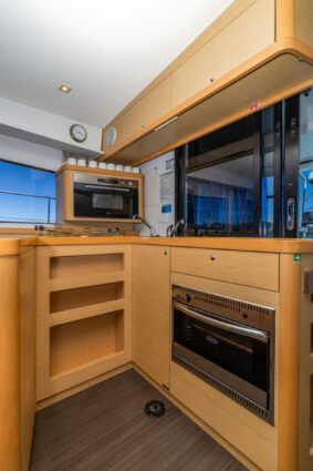 Offline Lagoon 42.4 Sailing Catamaran galley & oven
