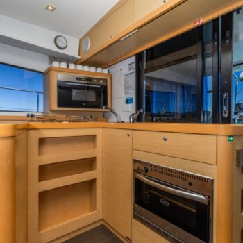 Offline Lagoon 42.4 Sailing Catamaran galley & oven