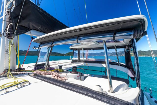 Offline Lagoon 42.4 Sailing Catamaran helm