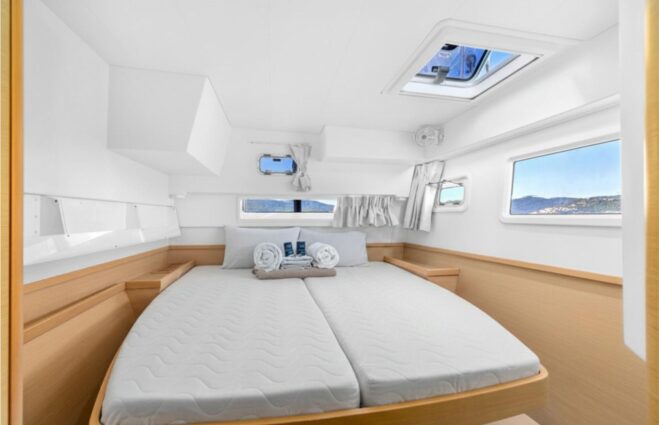 Offline Lagoon 42.4 Sailing Catamaran port aft cabin