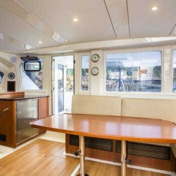 Whitsunday Escape sailing catamaran Leopard 44 Saloon