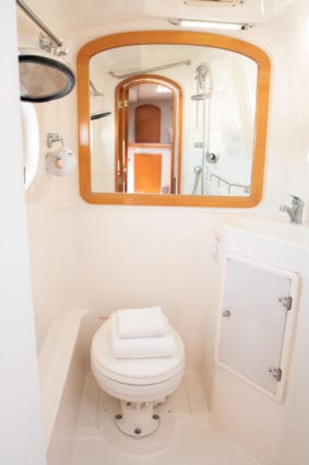 Whitsunday Escape Voyager 1040 Power Catamaran Bathroom 1500