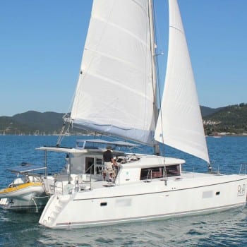 Whitsunday Escape sailing catamaran Lagoon 421 Skipper Yourself Charter
