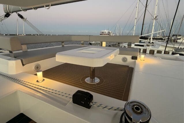 Leopard 42.3 W Cockpit Flybridge
