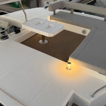 Leopard 42.3 W Cockpit Flybridge