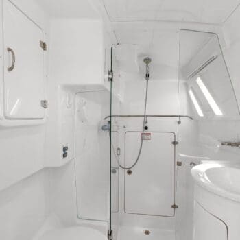Seawind 1160.3 Angelina Port Bathroom