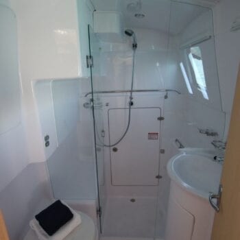 Seawind 1260 Port Bathroom
