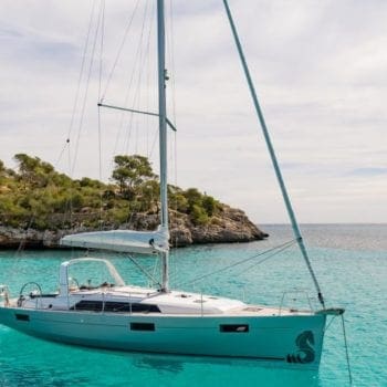 Whitsunday Escape Sailing Yacht Beneteau 41.1 Whitsunday Bareboat Hire