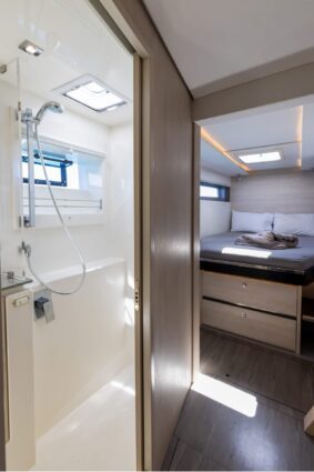 Mysa Leopard 50.5 Sailing Catamaran - Bathroom 4