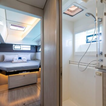 Mysa Leopard 50.5 Sailing Catamaran - Bathroom 5