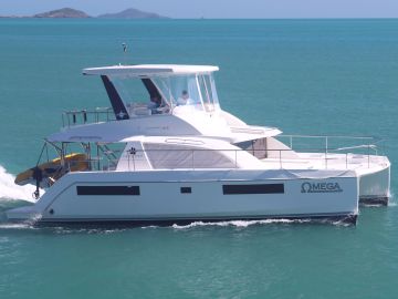 Leopard 43 Power Catamaran Charter Sailing Holidays Whitsunday Escape™