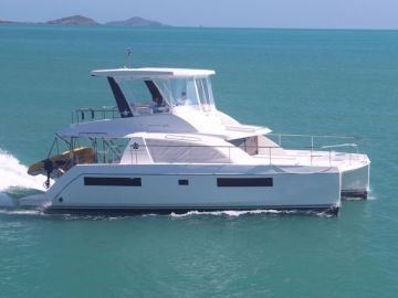 catamaran tour whitsundays