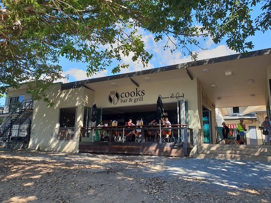 Cooks Bar & Grill Airlie Beach Whitsundays