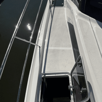 Aquila 44.35 Single Cabin hatch