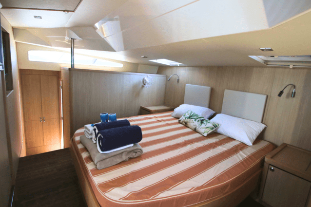 Aquila 44.35 Queen Cabin