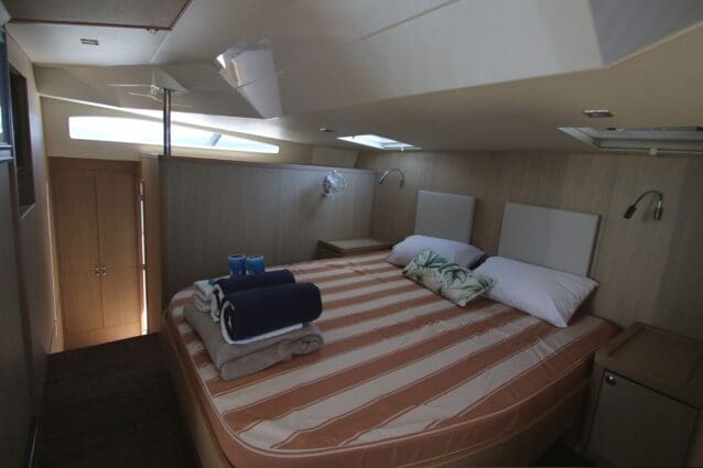 Aquila 44.35 Queen Cabin