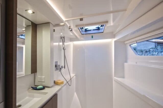 Leopard 42.3 W Owner suite ensuite