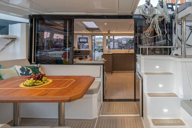 Leopard 42.3 W Rear deck