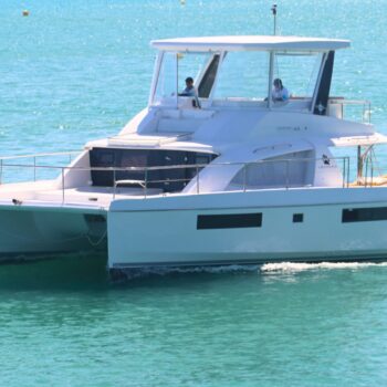 Leopard 43.4 Aurora Power Catamaran On water