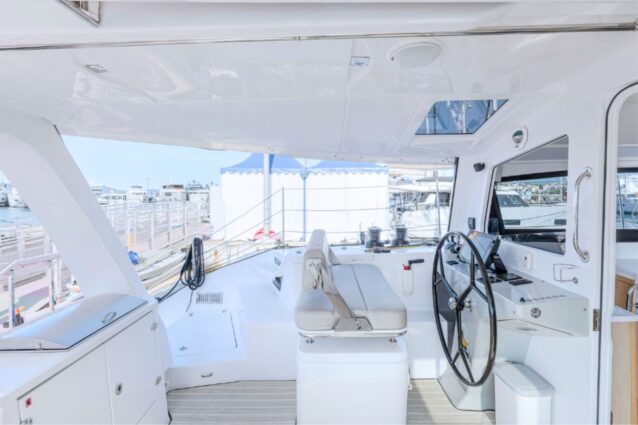 Seawind 1370 sailing catamaran Sidetracked Sailing catamaran Helm
